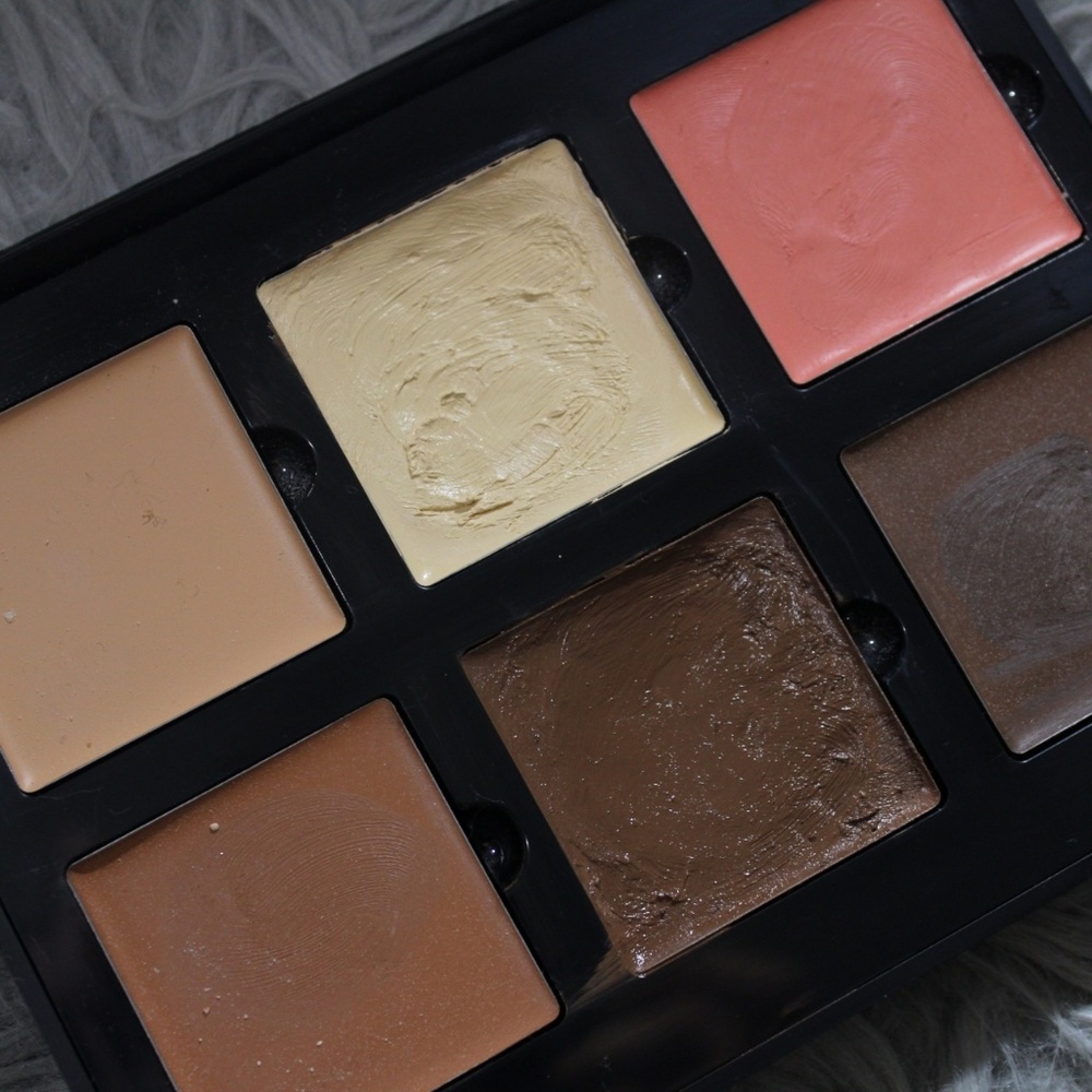 Anastasia Beverly hills contour kit